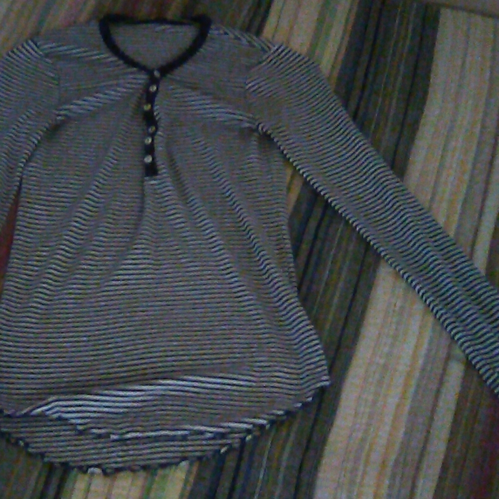 Gap body shirt